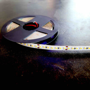 LED pásek 13,5W 24V SMD2835 1820lm 140led/m